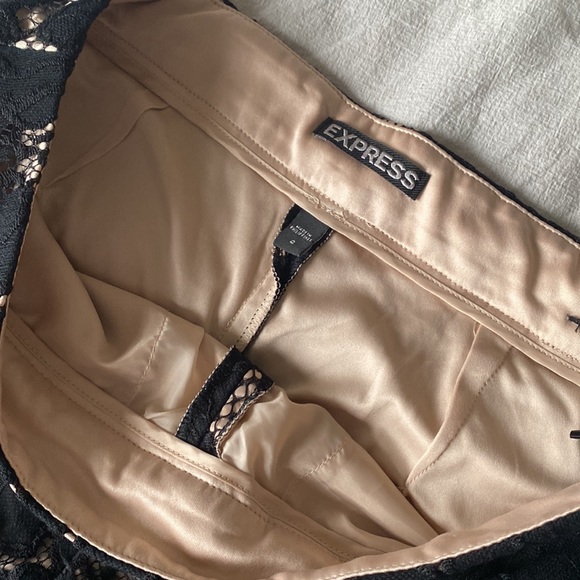 Express Floral Overlay Black Shorts - Picture 3 of 4